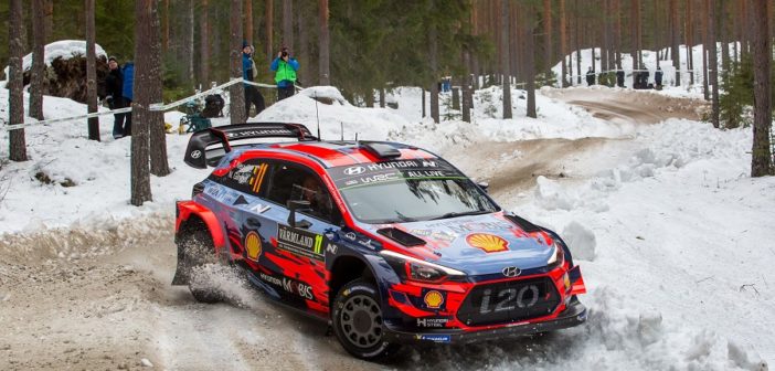 Neuville nel suo ultimo passaggio sullo Shakedown