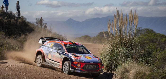 La Hyindai di Neuville torna a dettare il passo nella Pampa.