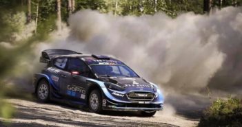 Paddon al volante della Fiesta WRC nello sfortunato test pre Finlandia.