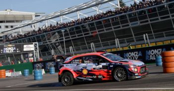 Sordo piega i compagni di squadra nel derby Hyundai con la Plus.