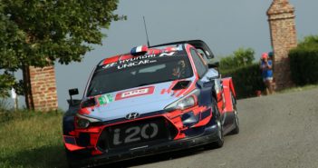 La Hyundai i20 Coupe WRC + di Loeb al rally di Alba.