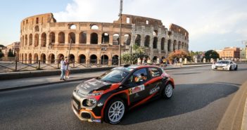 Lukyanuk in uno dei quadri più suggestivi del rally capitolino.