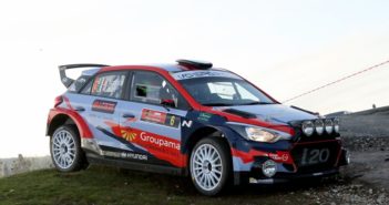 Giacomo Scattolon al volante della Hyundai i20 R5 che si appresta ad abbandonare