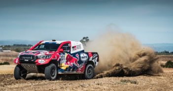 La Toyota Hilux di Nasser piega le piste Andaluse.