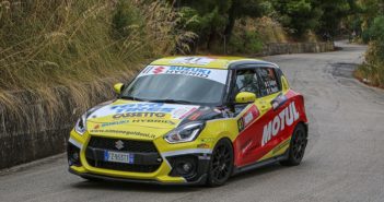 Goldoni e la Suzuki Swift Sport Hybrid in azione al Targa Florio.