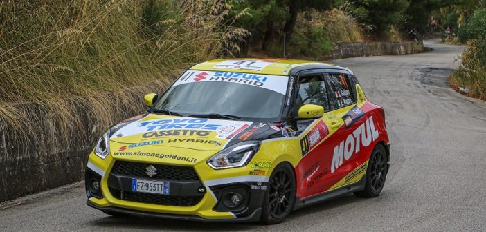 Goldoni e la Suzuki Swift Sport Hybrid in azione al Targa Florio.