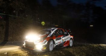 Ogier nelle speciali by night del 2020 che quest'anno segnano il passo al coprifuoco.