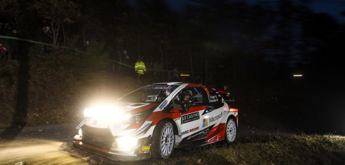 Ogier nelle speciali by night del 2020 che quest'anno segnano il passo al coprifuoco.