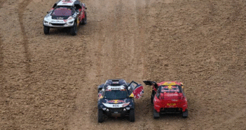 Sainz e Loeb in uno dei concitati momenti quando si sono persi nella Dakar 2021.