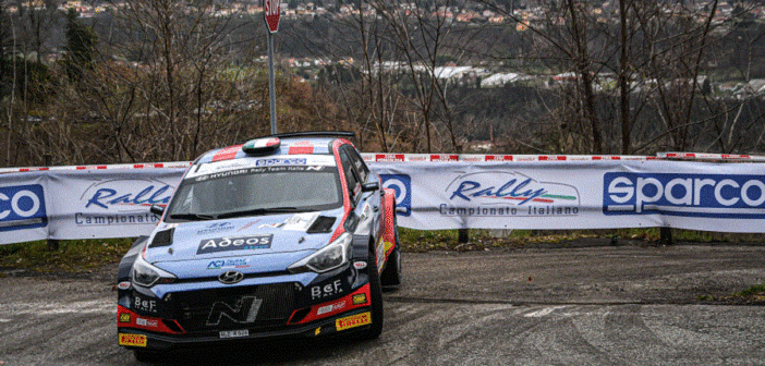 Partenza in salita per il campione Italiano in carica frenato da un semiasse.