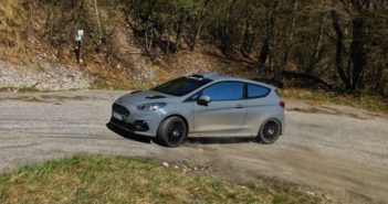 la Ford Fiesta Rally3 in azione nei test (foto di Stefano Rinaudi)