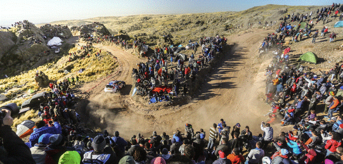 Il pubblico delle grandi occasioni sugli anfiteatri naturali del Condor, in Argentina.