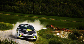 L'Opel Corsa rally 4 di Lefebvre in azione sulle strade del Touquet.