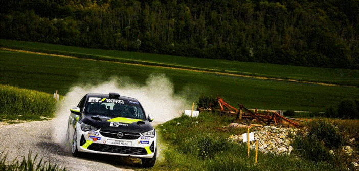 L'Opel Corsa rally 4 di Lefebvre in azione sulle strade del Touquet.