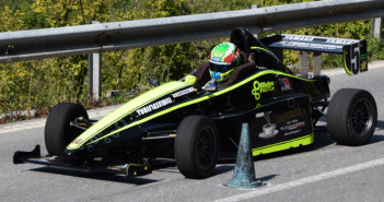 La freccia giallo nera dello slalom di Garessio