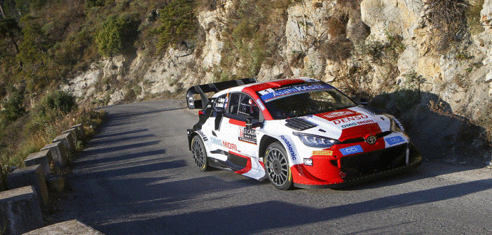 La Yaris Rally1 del campione del mondo sulle strade della delle alture della Costa Azzurra.