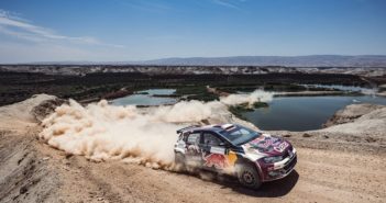 La Polo di Nasser in azione in uno degli scorci più suggestivi del Jordan Rally ..