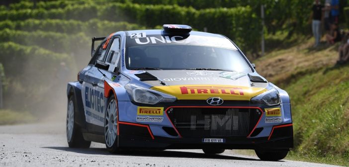 Paddon mette le ali alla Hyundai sulle strade di Alba