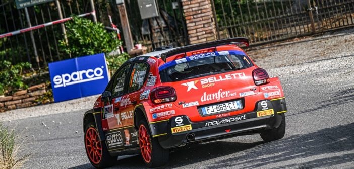 Crugnola strappa e gli avversai vedono solo il posteriore della Citroen C3 Rally2