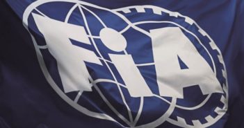 La bandiera del FIA sventola sulle decisioni del consiglio mondiale ..