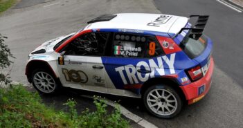 La Fabia Rally2 Evo di Bottarelli all'attacco degli asfalti Garfagnini.