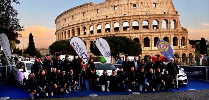 Foto di gruppo per i givani Junior alla presentazione romana ..