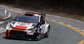 Katsuta padre al volante della GR Yaris Rally2 al suo debutto made in Japan