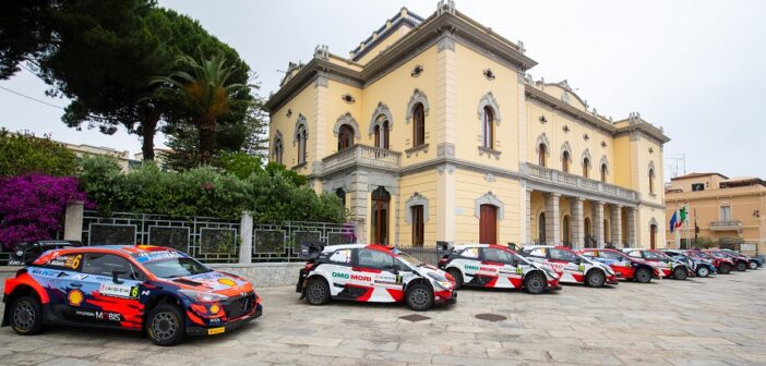 Le auto schierate in bella mostra ad Olbia sede dell'edizione 2021