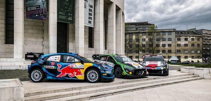 Le Rally1 dei tre costruttori impegnati nel WRC nella foto di gruppo in Croazia.