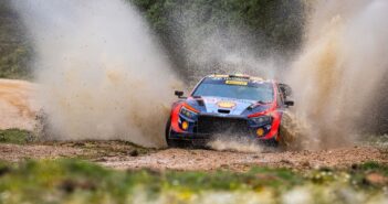 Neuville in uno dei tanti guadi di quest'anno