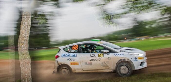 La Fiesta Rally4 di Ledda in azione sulle speciali del Liepaja