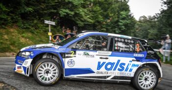 Stefano Albertini impone il suo passo sulle speciali del rally Lana