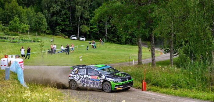 La Volkswagen Polo di Solberg senza rivali sulle strade di casa.