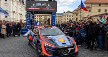 Neuville alla partenza di Praga.