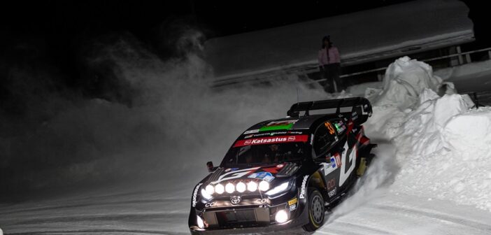 Elfyn Evans in azione sui ghiacci dell'Arctic