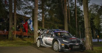 Ogier in azione sullo shake