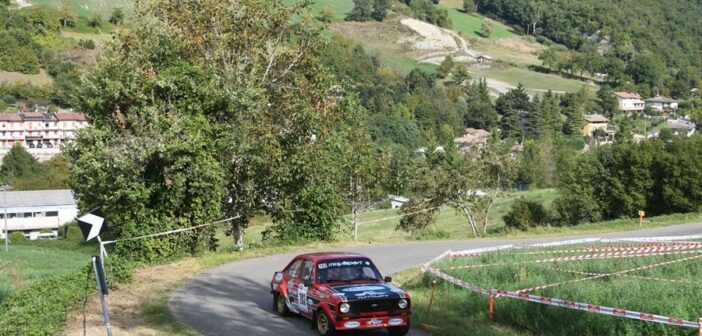 La Ford Escort di Tonelli in azione (Foto Thomas Simonelli)