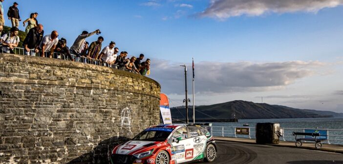 Paddon nella sua vittoriosa cavalcata al Ceredigion