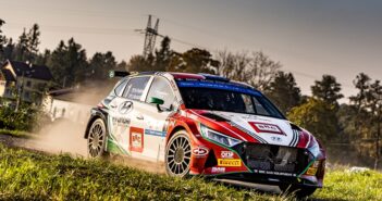 La Hyundai i20 N Rally2 di Paddon in azione a caccia del ..