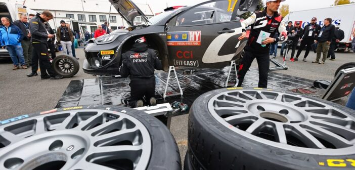 Ogier in una delle Tyre Fitting Zone del Central European Rally