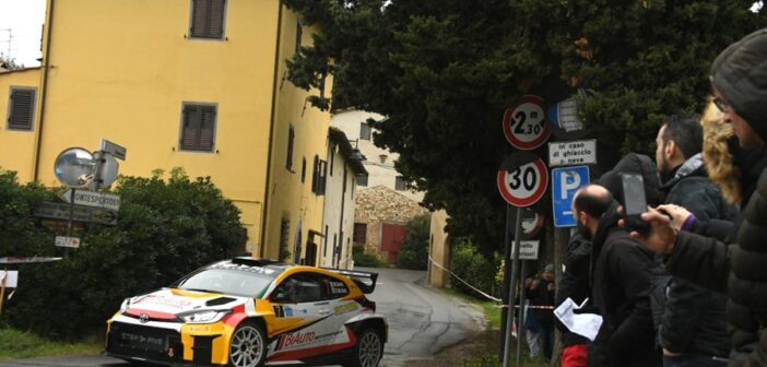 La GR Yaris Rally2 di Zanin doma le strade fiorentine